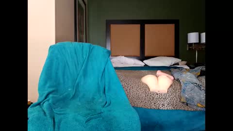 Snapshot of bobbiebone chatting on February 9, 2026, 5:06 pm bobbiebone and company online show from February 9, 2026, 5:06 pm