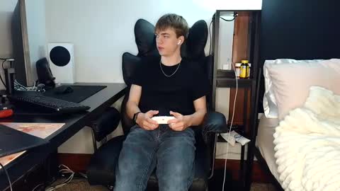 bobby72738 online show from September 19, 2025, 5:42 am