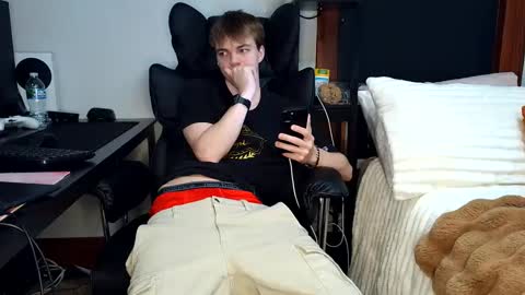 bobby72738 online show from September 28, 2025, 3:56 am