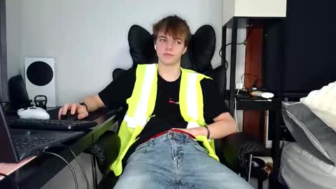 bobby72738 online show from October 21, 2025, 2:56 am