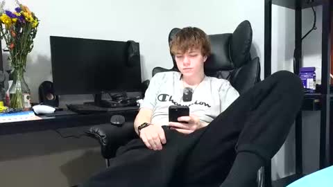 bobby72738 online show from February 11, 2026, 3:33 am