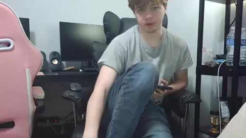 Snapshot of bobby72738 chatting on April 12, 2026, 2:49 am bobby72738 online show from April 12, 2026, 2:49 am