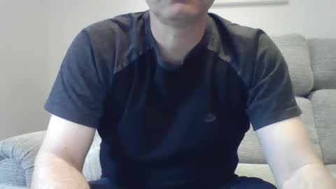 bobby_113 online show from January 14, 2025, 1:06 pm