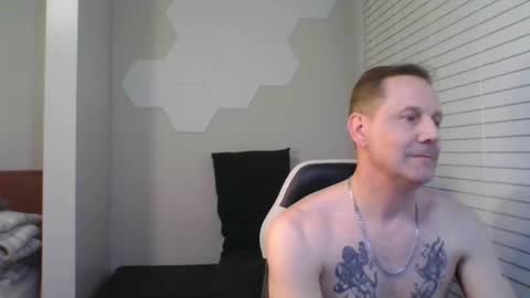 Snapshot of bobby_robert chatting on February 1, 2025, 3:08 am bobby robert online show from February 1, 2025, 3:08 am