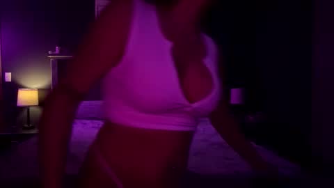 milf online show from May 17, 2026, 4:32 am
