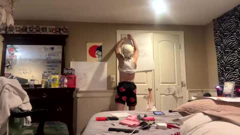 Snapshot of bodyyattiyatti chatting on October 4, 2025, 8:51 pm Sailorartemis online show from October 4, 2025, 8:51 pm