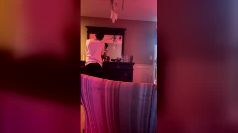 Sailorartemis online show from April 13, 2026, 7:19 pm