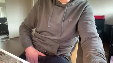 Snapshot of boegieboy76 chatting on December 18, 2024, 1:02 pm ask me online show from December 18, 2024, 1:02 pm