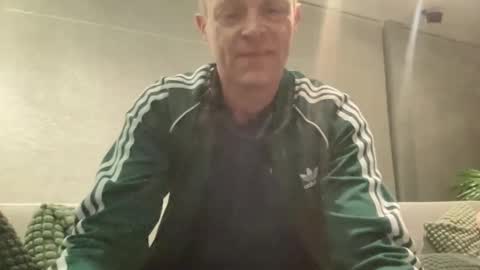 Snapshot of boegieboy76 chatting on February 16, 2025, 10:21 pm ask me online show from February 16, 2025, 10:21 pm