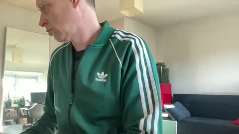 Snapshot of boegieboy76 chatting on February 18, 2025, 9:21 am ask me online show from February 18, 2025, 9:21 am