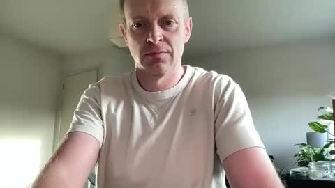 Snapshot of boegieboy76 chatting on November 6, 2025, 8:15 am ask me online show from November 6, 2025, 8:15 am