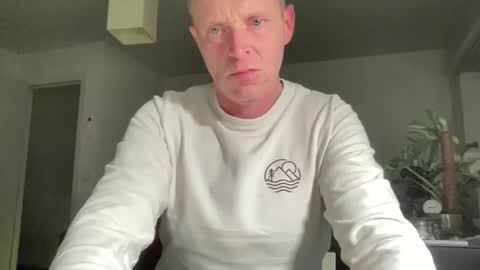 Snapshot of boegieboy76 chatting on November 20, 2025, 8:08 pm ask me online show from November 20, 2025, 8:08 pm