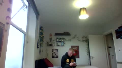 boky_ online show from May 9, 2026, 7:52 pm