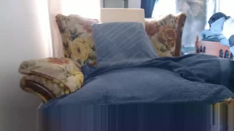 bolbil1 online show from March 2, 2025, 3:27 pm