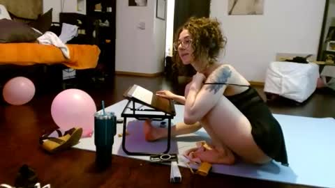 BombshellBaeby online show from April 21, 2026, 2:51 am