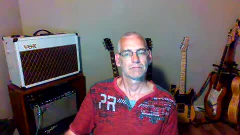 Snapshot of bomec40 chatting on July 14, 2026, 12:57 am Carl online show from July 14, 2026, 12:57 am