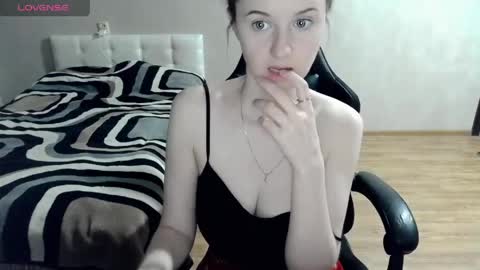 bon___bon online show from May 9, 2026, 9:09 pm