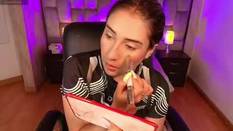 bonnali_lune online show from April 13, 2026, 10:48 pm