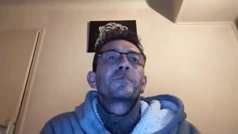 bonnequeue53 online show from February 25, 2026, 6:28 pm