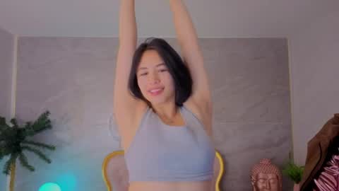 Bonnie  online show from April 22, 2026, 12:39 pm