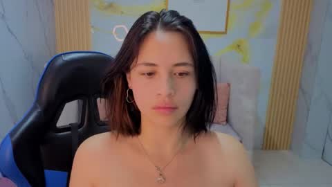 Bonnie  online show from May 26, 2026, 1:18 pm
