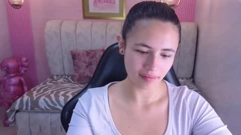 Bonnie  online show from June 5, 2026, 12:33 pm