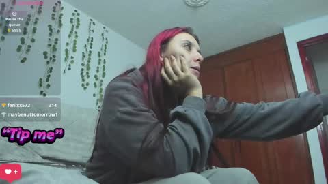 Snapshot of bonnie_moon_ chatting on January 4, 2025, 1:10 am Bonnie Help me reach 500 likes online show from January 4, 2025, 1:10 am