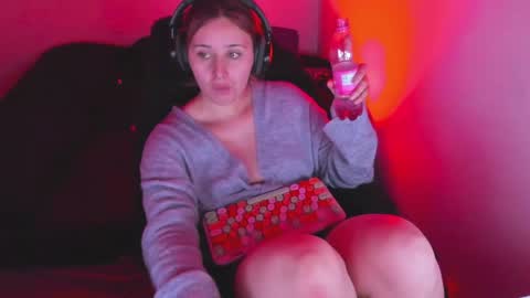 Bonnie Help me reach 500 likes online show from April 16, 2026, 8:53 pm