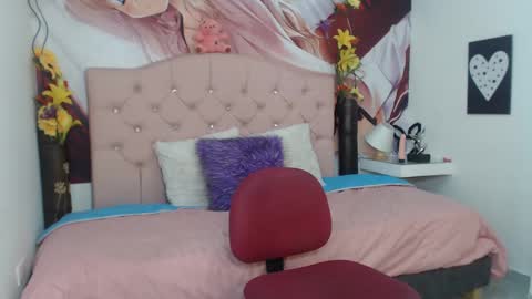 bonniekim online show from December 12, 2024, 5:31 am