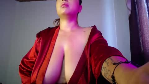 Snapshot of boobs_magic chatting on September 29, 2025, 8:24 pm KIM online show from September 29, 2025, 8:24 pm