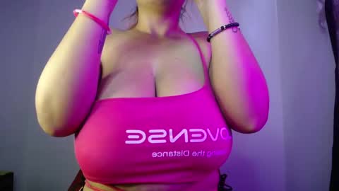 Snapshot of boobs_magic chatting on October 8, 2025, 7:11 pm KIM online show from October 8, 2025, 7:11 pm