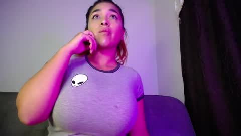 Snapshot of boobs_magic chatting on December 2, 2025, 3:34 am KIM online show from December 2, 2025, 3:34 am