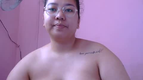 Snapshot of boobsiemarie chatting on July 24, 2026, 2:09 am MommyMarie-Singlemom of 2. online show from July 24, 2026, 2:09 am