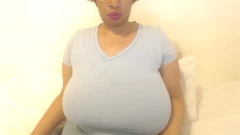 Snapshot of boobyqueen24 chatting on September 25, 2025, 8:07 am boobyqueen online show from September 25, 2025, 8:07 am