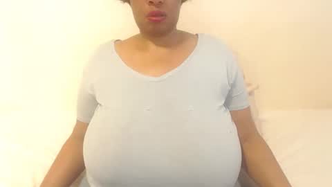 Snapshot of boobyqueen24 chatting on October 8, 2025, 6:00 am boobyqueen online show from October 8, 2025, 6:00 am