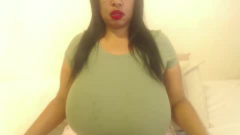 Snapshot of boobyqueen24 chatting on November 2, 2025, 5:10 am boobyqueen online show from November 2, 2025, 5:10 am