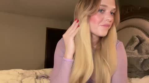 Snapshot of booksnlooksgirl chatting on January 8, 2025, 3:08 am booksnlooksgirl online show from January 8, 2025, 3:08 am