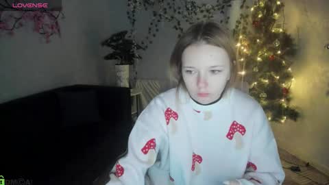 Milena online show from December 22, 2025, 2:52 am