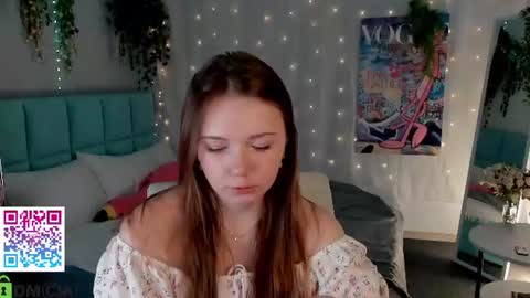 Snapshot of booozekirs_ chatting on July 7, 2026, 7:23 am Milena online show from July 7, 2026, 7:23 am