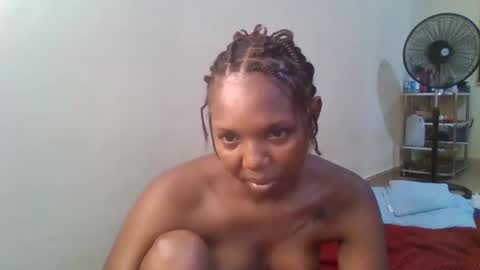 bootie_caramel online show from February 15, 2026, 12:47 pm