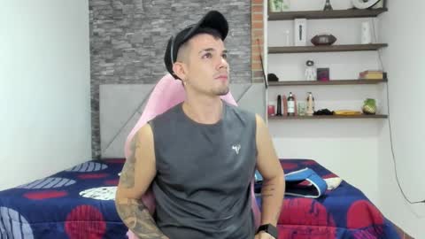 booyhott_ online show from February 18, 2026, 7:43 pm