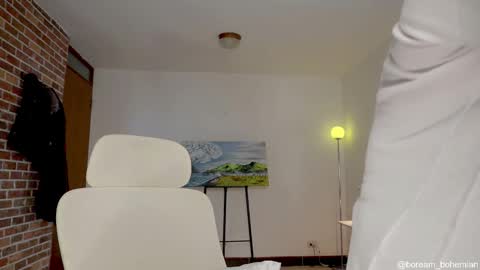 Bream online show from October 18, 2025, 1:34 pm