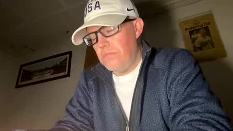 bostonirish45 online show from April 17, 2026, 4:04 am