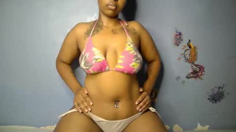 botty_queen online show from April 16, 2026, 10:23 pm