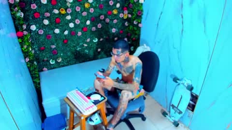 boy_tatto77 online show from April 15, 2026, 1:56 am