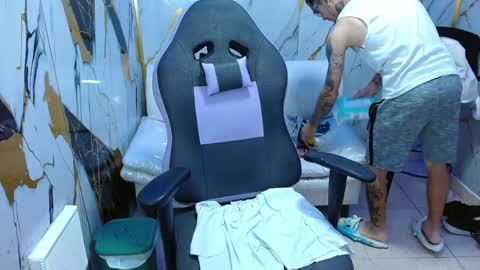 boy_tatto77 online show from April 25, 2026, 11:35 am