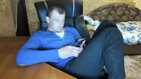 BoyApollon online show from March 28, 2026, 6:18 pm