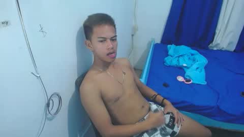 Snapshot of boyax16 chatting on January 2, 2025, 8:35 pm boyax16 online show from January 2, 2025, 8:35 pm