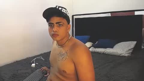 Snapshot of boyonfire__ chatting on November 14, 2025, 8:18 pm SEBASTIAN online show from November 14, 2025, 8:18 pm