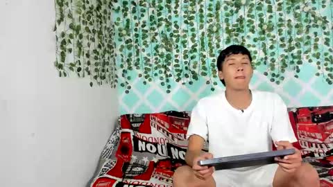 boys4hot_777 online show from February 17, 2025, 7:21 pm